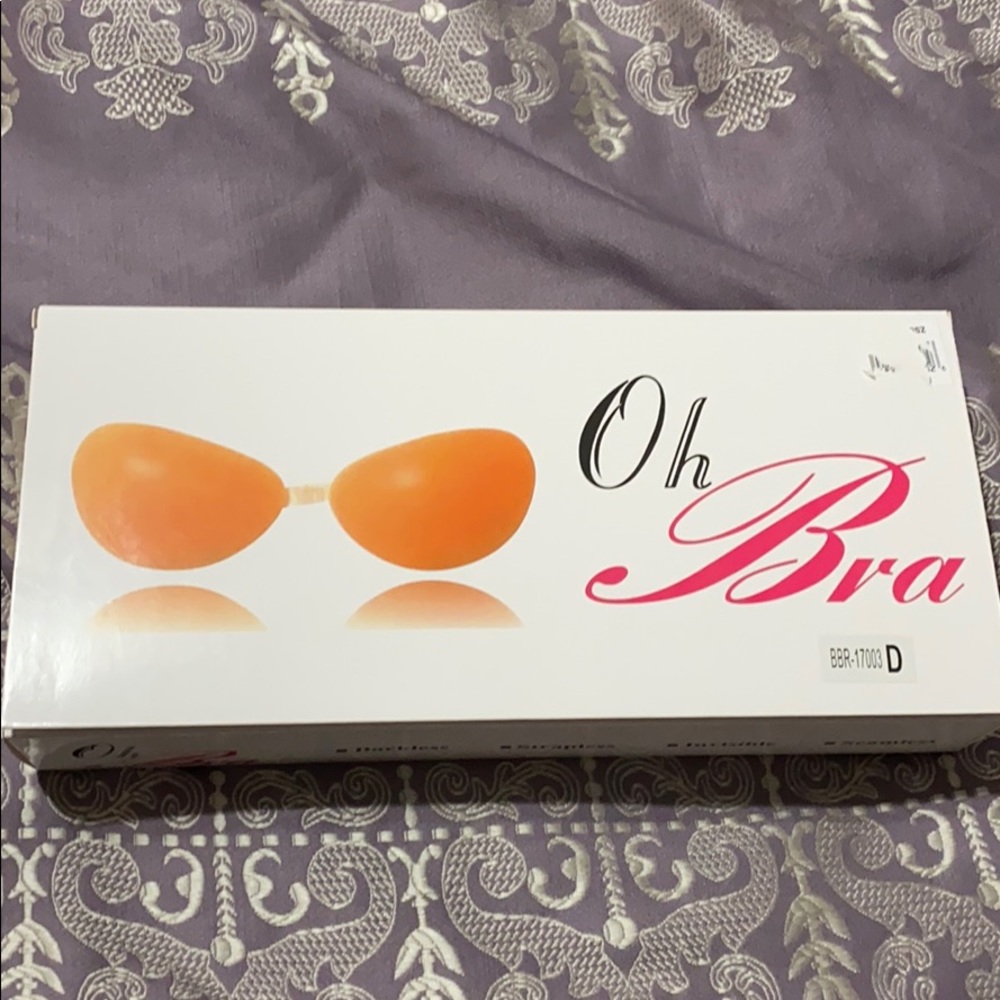 backless and strapless bra